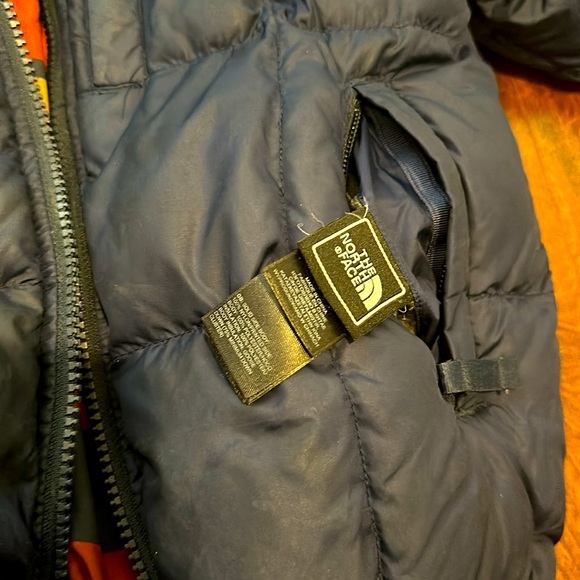 The north face puffy winter coat - Picture 3 of 6